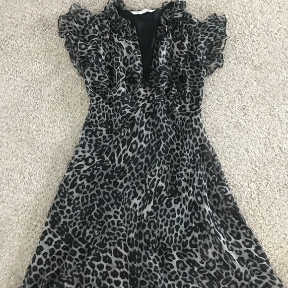 DVF Dresses & Skirts - Diane Von Furstenberg Kasper US 4 100% silk DVF Dresses & Skirts - Diane Von Furstenberg Kasper US 4 100% silk